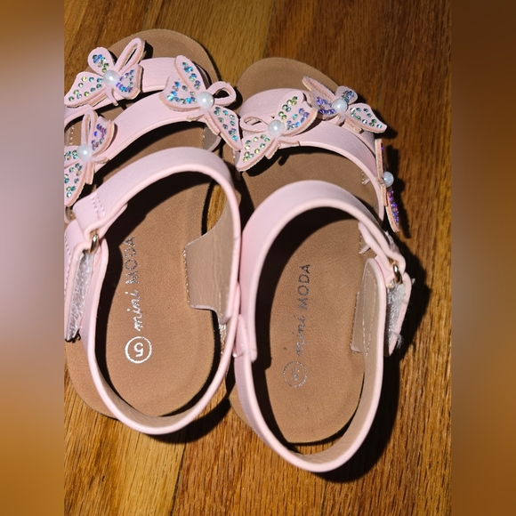 Charming Pink Butterfly Kids Sandals - Picture 6 of 8
